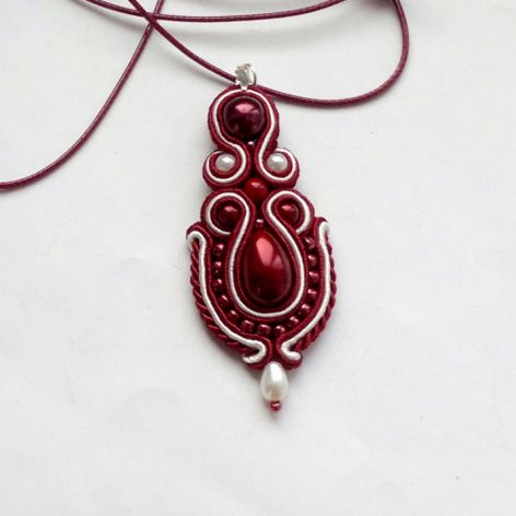 Naszyjnik-wisior sutasz Bordowy