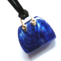 Kwarc niebieski - kamień spokoju, oryginalny wisiorek torebka