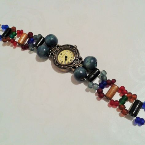 bransoletka z zegarkiem kolorowe koraliki
