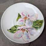 Porcelanowa filiżanka ze spodkiem ręcznie malowana Kot na jabłoni  - 