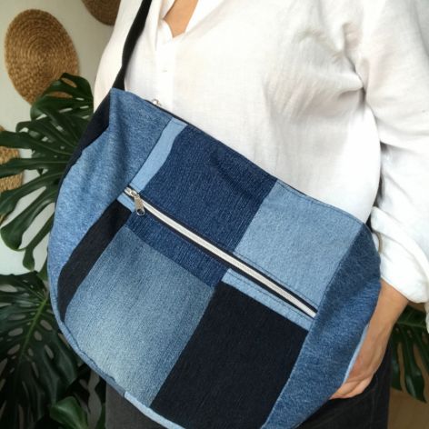 Torebka na ramię, hobobag jeansowa.