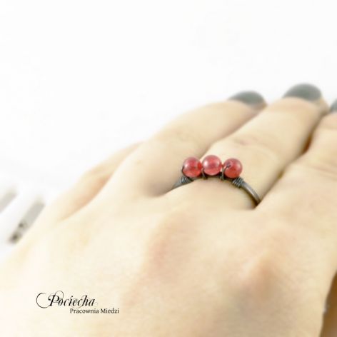 Czerwień - pierścionek z jadeitem