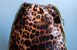 Welurowy workoplecak basic w panterkę