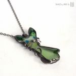 Kot zielony Zezik - wisior z kotem