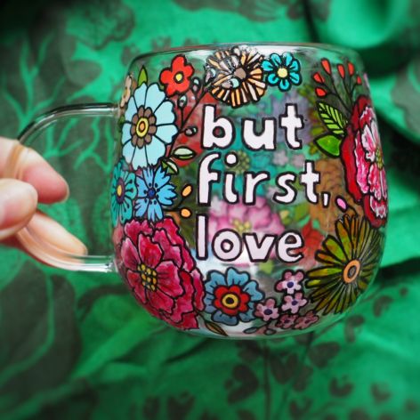 Ręcznie malowany szklany kubek LOVE pink