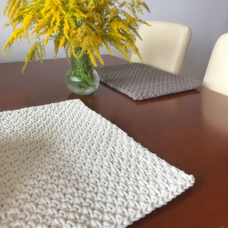 Podkładka na stół,pod talerz mech, 5mm.25x35cm