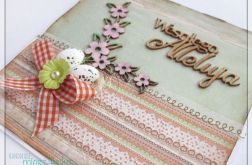 Kartka wielkanocna z jajeczkami i gałązkami