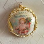 Świąteczny medalion plastikowy z aniołkami - Dekoracja bożonarodzeniowa