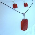 Karneol czerwony, chalcedon, wisiorek i kolczyki, zestaw - 