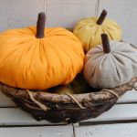 Duża pomarańczowa dynia - jesienna dekoracja - 