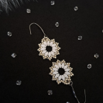 Wiszące Kolczyki Koła z Koralików - biżuteria do białej koszuli