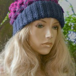 Czapka bąblowa w kolorze granat i fuksja .