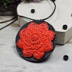 Wisiorek Czerwona Mandala