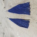 Kolczyki piramidki matowe granatowe - Kolczyki na plaży