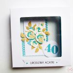 Kartka NA URODZINY beżowo-turkusowe róże - Urodzinowa kartka z warstwowymi różami