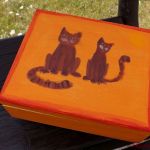 Pudełko malowane duże-Koty w pomarańczowym - koty brązowe w pomarańczowym