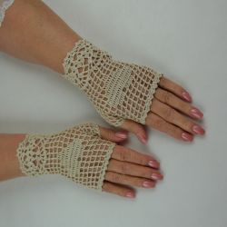 Romantyczne rękawiczki beżowe