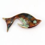 Broszka ceramiczna rybka - unikalna biżuteria ceramiczna