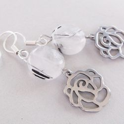 Róże i kwarc z turmalinem