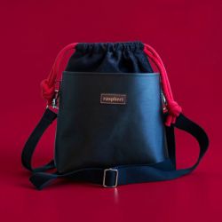 Czarna listonoszka handmade z weluru i ekoskóry torebka z kominem