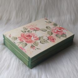 płaska szkatułka na biżuterię z różami retro