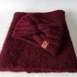 Burgundowy komplet, ręcznie robiony na drutach. - burgundowy komplet