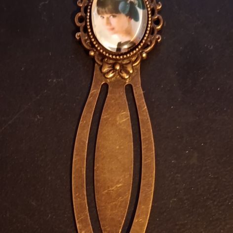 Zakładka do książki - Dziewczyna z kwiatem