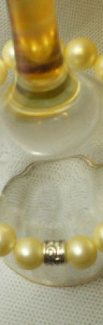 68. Bransoleta z pereł szklanych 10mm
