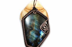 Miedziany wisior z labradorytem unisex