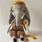 szydełkowy słoń Piotruś maskotka - Spodenki są zdejmowane