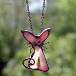 Kot Devon Rex na różowo - kot na szyję