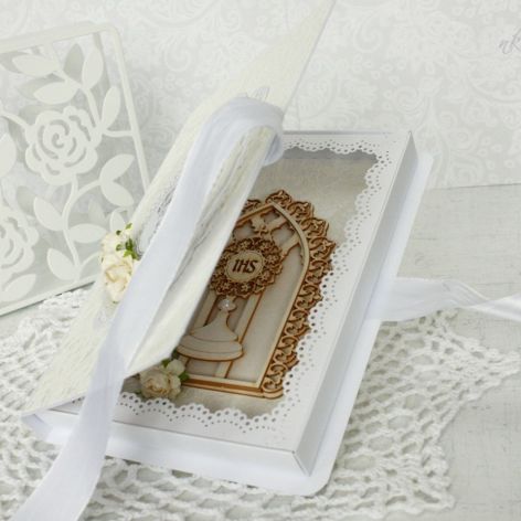 Książkowa pamiątka komunijna 05