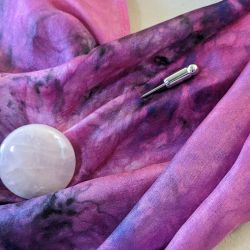 Pin/zapinka do marynarki z kwarcem