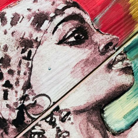 Artystyczna komoda z motywem kobiety – kolorowy klimat, do salonu lub sypialni
