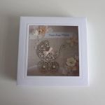 Kartka na Chrzest Święty w pudełeczku Wózeczek - Kartka na Chrzest Święty w pudełeczku Wózeczek