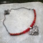 Czerwień florystycznie - naszyjnik z jadeitem i agatem