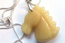 Jadeit żółty kamień radości, oryginalny wisiorek z koniem