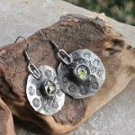 Dichrooko z kwiatkami - rustykalne kolczyki