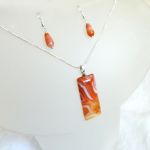 Wisiorek i kolczyki, delikatna biżuteria z pomarańczowymi agatami, zestaw - 