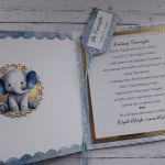 Kartka na roczek dla chłopca z misiem 2, personalizacja - Wnętrze kartki z życzeniami