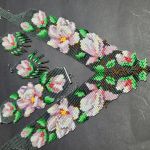 Komplet koralikowy Magnolie naszyjnik V-kształtny bransoletka kolczyki - Komplet koralikowy Magnolie naszyjnik V-kształtny bransoletka kolczyki