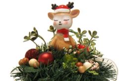 Stroik dekoracja Boże Narodzenie Jelonek w czapce