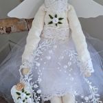 biała anielica z brokatowymi skrzydełkami - 