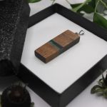 Emerald Divide, drewno i żywica epoksydowa - Może jako prezent? :)