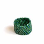 Pierścionek koralikowy zielony 5 - pierścionek na prezent