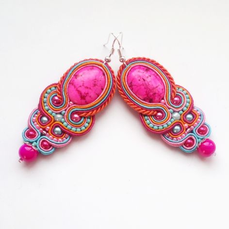 kolczyki z Howlitem różowym