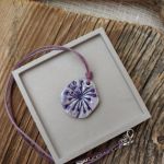 Wisiorek Fioletowy Kwiat – ręcznie robiony z glinki - 2