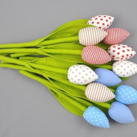 Tulipany szyte
