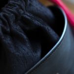 Czarna listonoszka handmade z weluru i ekoskóry torebka z kominem - 