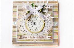 Kartka świąteczna z bombką i ze śnieżynką